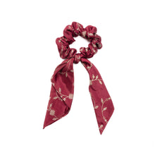 Load image into Gallery viewer, Daisy Scrunchie