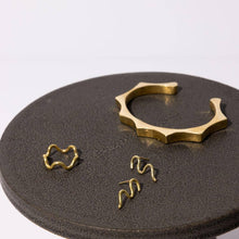 Load image into Gallery viewer, Wavy Band Ring | Brass