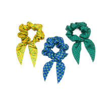 Load image into Gallery viewer, Poppy Scrunchie