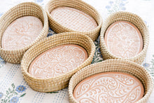 Load image into Gallery viewer, Oval Vine Bread Warmer Basket