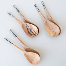 Load image into Gallery viewer, Bone Handle Spoon Set