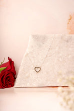Load image into Gallery viewer, Hammered Heart Necklace