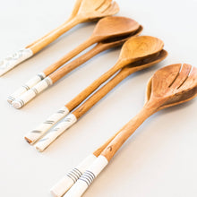 Load image into Gallery viewer, Bone Handle Spoon Set