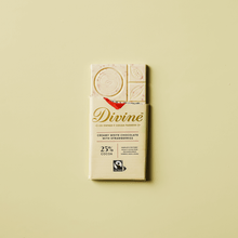 Load image into Gallery viewer, 25% White Chocolate with Strawberries Sharing Bar