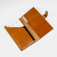 Load image into Gallery viewer, Passport Cover - Cognac
