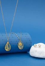 Load image into Gallery viewer, Bloom Necklace
